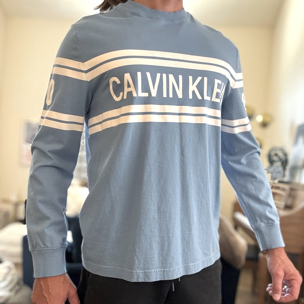 Calvin Klein Men's Light Blue Long Sleeve Tee
